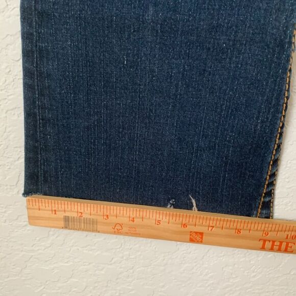 True Religion Women's Blue Flare Leg Cut Off at Bottom Jeans Size 28 - Picture 8 of 13